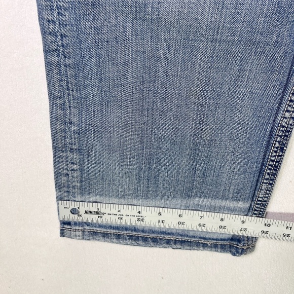 BKE Buckle Tyler Straight Leg Jeans Mens 33S Short Blue Denim Distressed 1938 - Picture 7 of 11